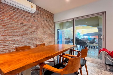 Casa de 1 dormitorio en Bang Lamung, Tailandia № 161086 - foto 12