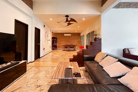 Casa de 1 dormitorio en Bang Lamung, Tailandia № 161086 - foto 3