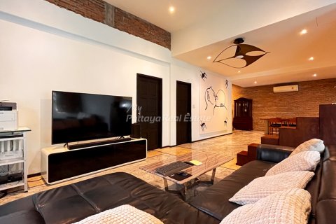 Casa de 1 dormitorio en Bang Lamung, Tailandia № 161086 - foto 2