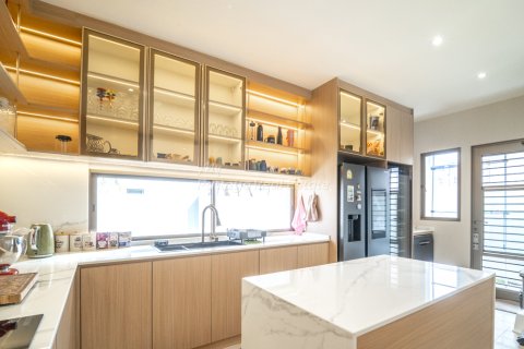 Casa de 4 dormitorios en Bang Lamung, Tailandia № 161088 - foto 13