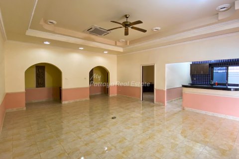 Casa de 4 dormitorios en Bang Lamung, Tailandia № 161087 - foto 7