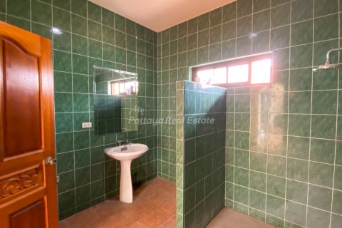Casa de 4 dormitorios en Bang Lamung, Tailandia № 161087 - foto 27
