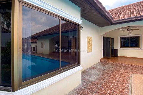 Casa de 4 dormitorios en Bang Lamung, Tailandia № 161087 - foto 29