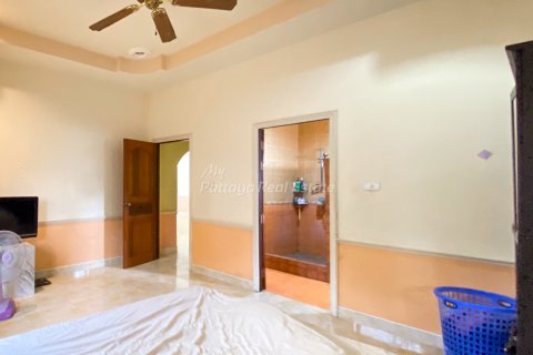 Casa de 4 dormitorios en Bang Lamung, Tailandia № 161087 - foto 18