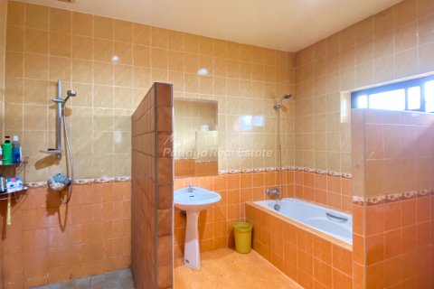Casa de 4 dormitorios en Bang Lamung, Tailandia № 161087 - foto 19