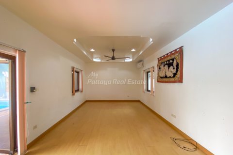 Casa de 4 dormitorios en Bang Lamung, Tailandia № 161087 - foto 5