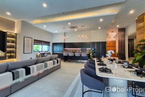 Casa de 5 dormitorios en Pattaya, Tailandia № 146578 - foto 11