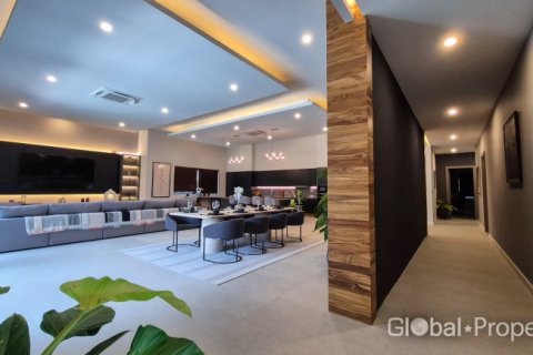 Casa de 5 dormitorios en Pattaya, Tailandia № 146578 - foto 15
