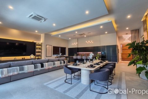 Casa de 5 dormitorios en Pattaya, Tailandia № 146578 - foto 16