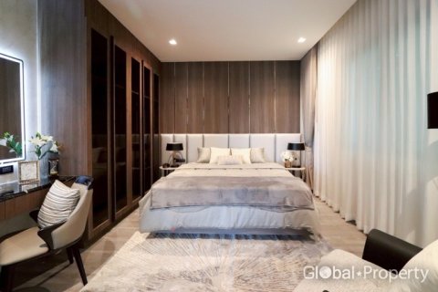 Casa de 7 dormitorios en Jomtien Beach, Pattaya, Tailandia № 146575 - foto 13