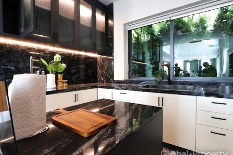 Casa de 7 dormitorios en Jomtien Beach, Pattaya, Tailandia № 146575 - foto 7