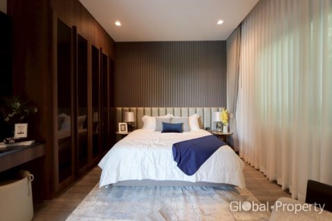 Casa de 7 dormitorios en Jomtien Beach, Pattaya, Tailandia № 146575 - foto 14