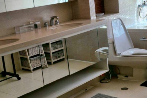 Condominio de 3 dormitorios en Bangkok, Tailandia № 142941 - foto 17