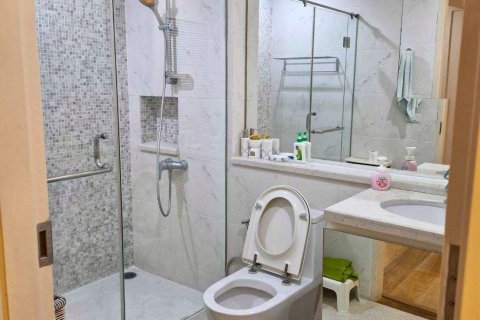Condominio de 3 dormitorios en Bangkok, Tailandia № 142941 - foto 16