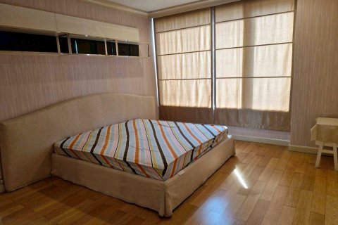 Condominio de 3 dormitorios en Bangkok, Tailandia № 142941 - foto 9