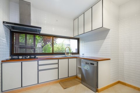 Casa de 4 dormitorios en Phra Khanong, Bangkok, Tailandia № 142940 - foto 9