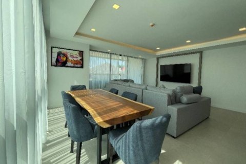 Condo in Pattaya, Thailand, 3 bedrooms  № 170878