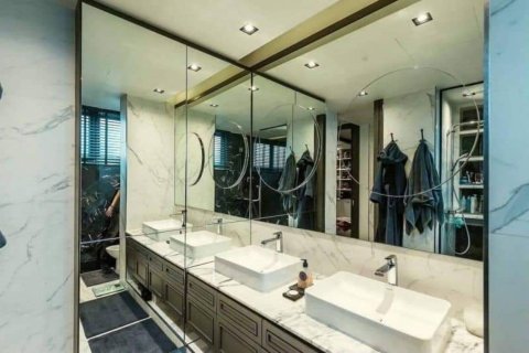 Haus in Bangkok, Thailand 4 Schlafzimmer № 181242 - Foto 11