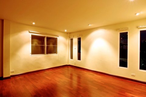 บ้านในกรุงเทพฯ, ประเทศไทย 4 ห้องนอน № 181247 - รูปถ่าย 10