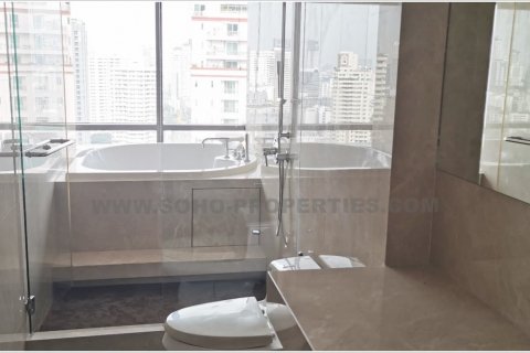 Condominio de 3 dormitorios en Bangkok, Tailandia № 143749 - foto 11
