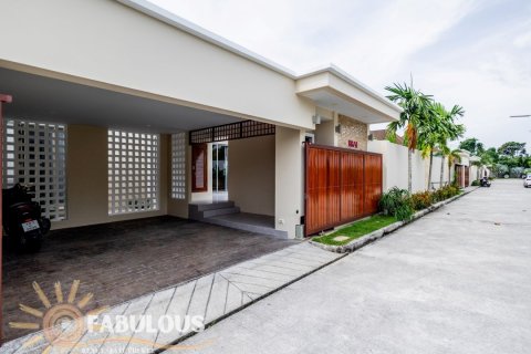 Chalet de 3 dormitorios en Bang Tao, Tailandia № 179489 - foto 17