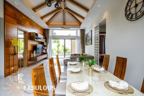 Chalet de 3 dormitorios en Bang Tao, Tailandia № 179489 - foto 21