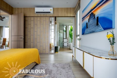 Chalet de 3 dormitorios en Bang Tao, Tailandia № 179489 - foto 5