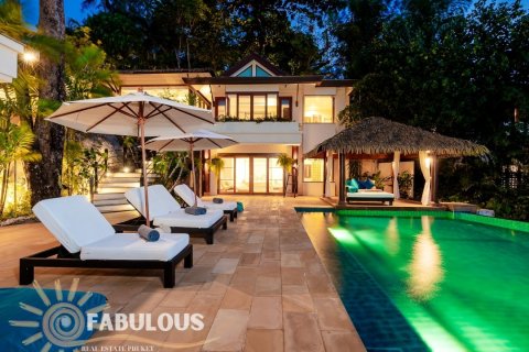 Villa in Kata, Thailand 4 bedrooms № 179488 - photo 2