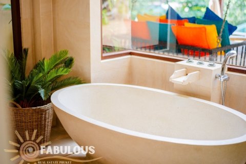 Villa in Kata, Thailand 4 bedrooms № 179488 - photo 24