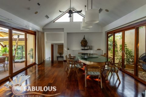 Villa in Kata, Thailand 4 bedrooms № 179488 - photo 4