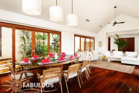 Villa in Kata, Thailand 4 bedrooms № 179488 - photo 3