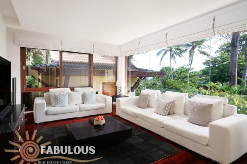 Villa in Kata, Thailand 4 bedrooms № 179488 - photo 10