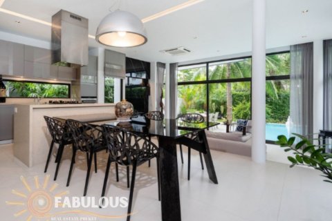 Chalet de 3 dormitorios en Rawai, Tailandia № 179487 - foto 9