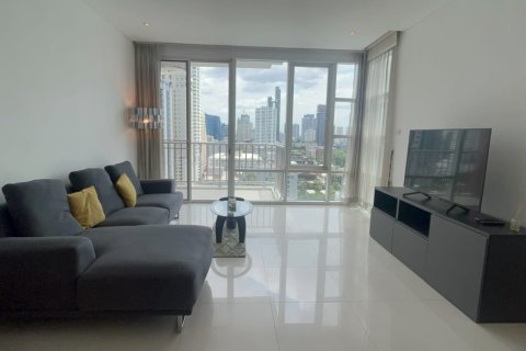 Condo in Watthana, Bangkok, Thailand, 2 bedrooms  № 200990 - photo 8