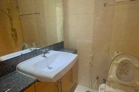 Condo in Watthana, Bangkok, Thailand, 2 bedrooms  № 200990 - photo 14