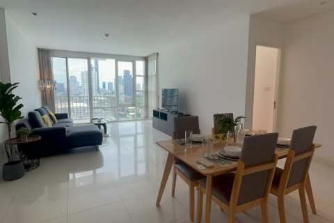 Condo in Watthana, Bangkok, Thailand, 2 bedrooms  № 200990 - photo 9