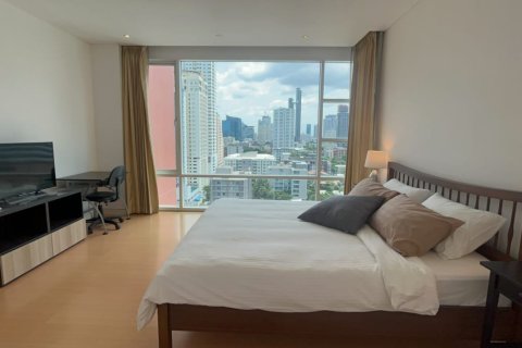 Condo in Watthana, Bangkok, Thailand, 2 bedrooms  № 200990 - photo 11