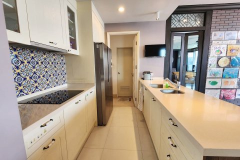 Condominio de 3 dormitorios en Watthana, Bangkok, Tailandia № 200988 - foto 11