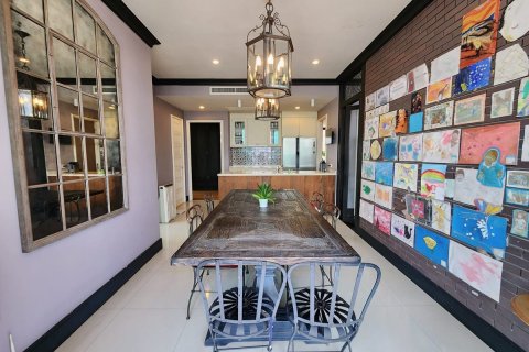 Condominio de 3 dormitorios en Watthana, Bangkok, Tailandia № 200988 - foto 9