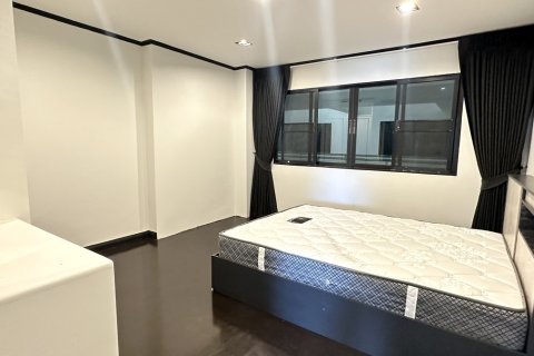 Condominio de 2 dormitorios en Watthana, Bangkok, Tailandia № 200993 - foto 3