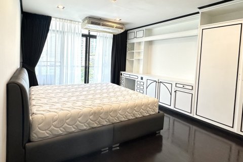 Condominio de 2 dormitorios en Watthana, Bangkok, Tailandia № 200993 - foto 17