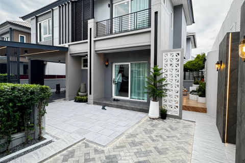 Haus in Bangkok, Thailand 3 Schlafzimmer № 189438 - Foto 3