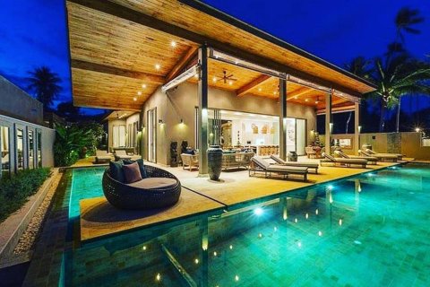 Casa de 6 dormitorios en Ko Samui, Tailandia № 180479 - foto 23