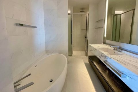 Condominio de 3 dormitorios en Bangkok, Tailandia № 180484 - foto 30