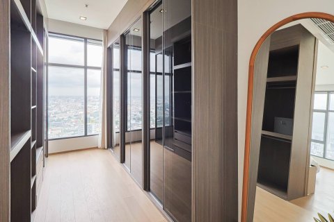 Ático de 3 dormitorios en Bangkok, Tailandia № 180480 - foto 23