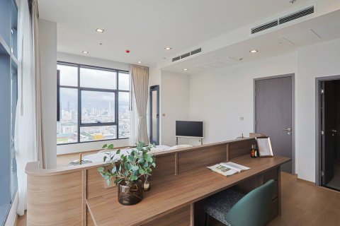 Ático de 3 dormitorios en Bangkok, Tailandia № 180480 - foto 16
