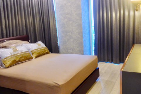 Condominio de 3 dormitorios en Bangkok, Tailandia № 143029 - foto 16