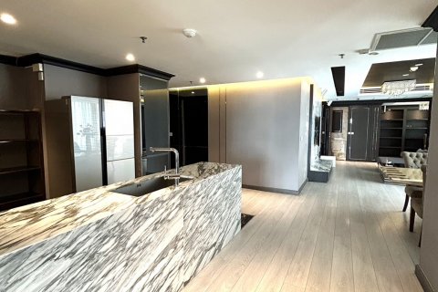 Condominio de 3 dormitorios en Bangkok, Tailandia № 143029 - foto 17