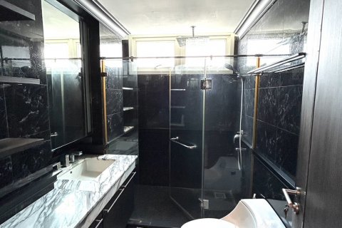 Condominio de 3 dormitorios en Bangkok, Tailandia № 143029 - foto 15