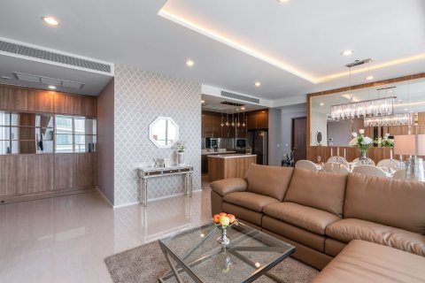 Condominio de 3 dormitorios en Bangkok, Tailandia № 157581 - foto 2